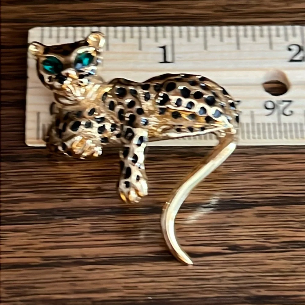 1970s Leopard 22K Triple Plated Gold Brooches 2 - Picture 1 of 6